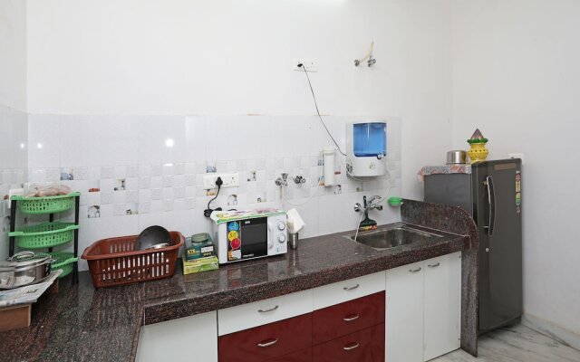 OYO 9777 Home Duplex Studio Airport Road