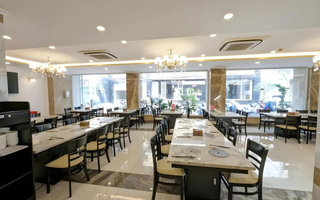 Dong Kinh Hotel