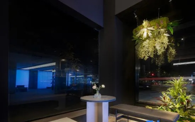 Chengdu ShuangLiuAirport University ofInformationTechnology LightHotel