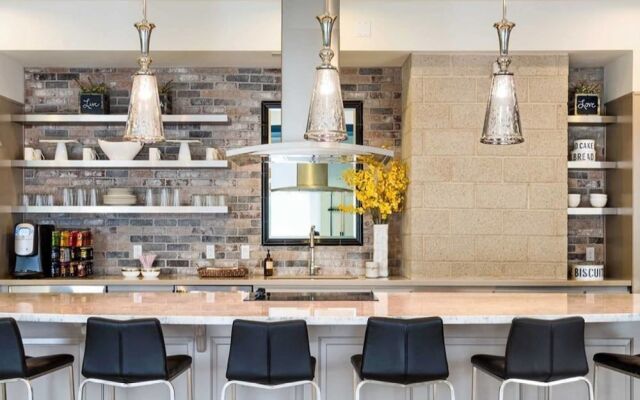Must-see 2br/2ba Apt by Domio