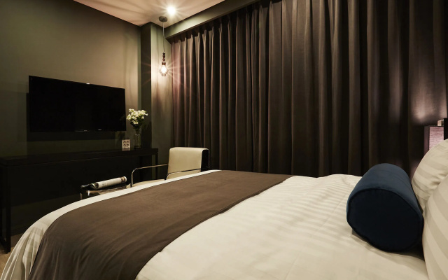 Urban Island Hotel