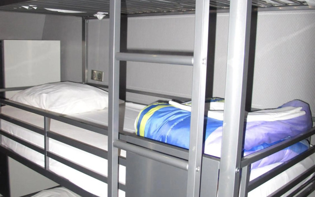 Peace & Love - Hostel