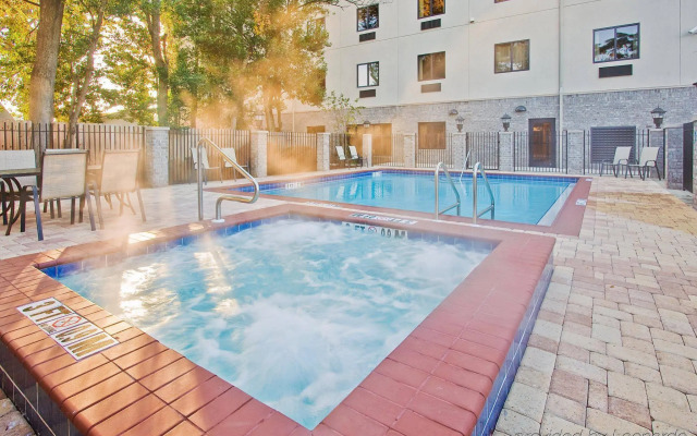 Holiday Inn Express Pensacola West - Navy Base by IHG