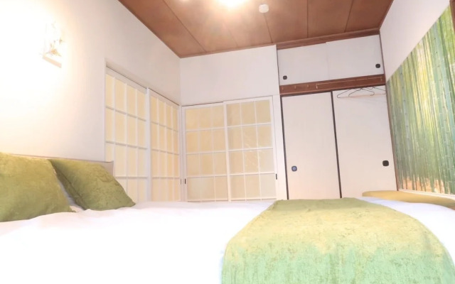 KT1 Mori no Kabe Tokyo