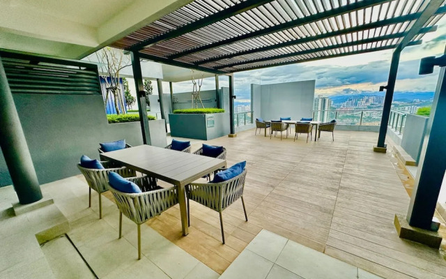 Neu Suites Horizon View Apartments