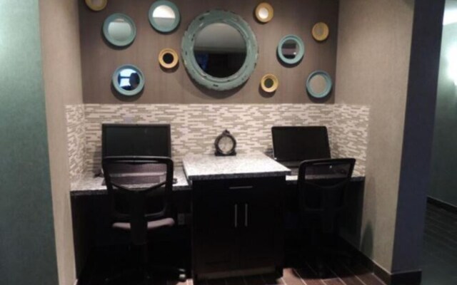 Redvers Western Star Inn & Suites