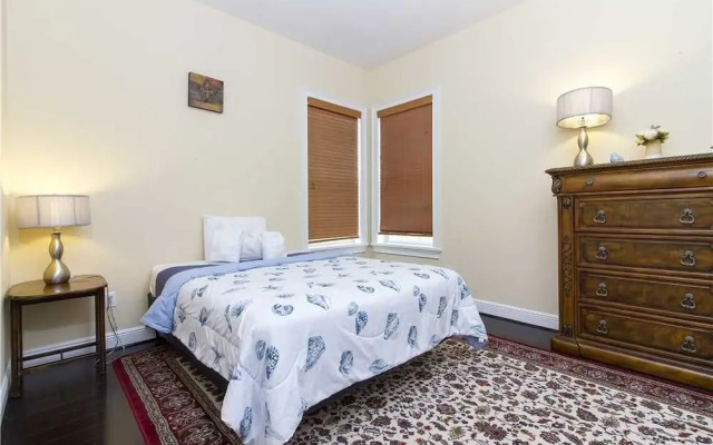 Sea Star Palace - Six Bedroom Home