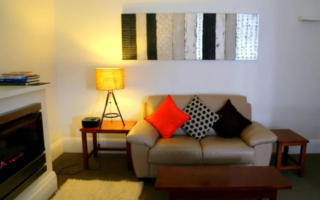 Apartment on King
