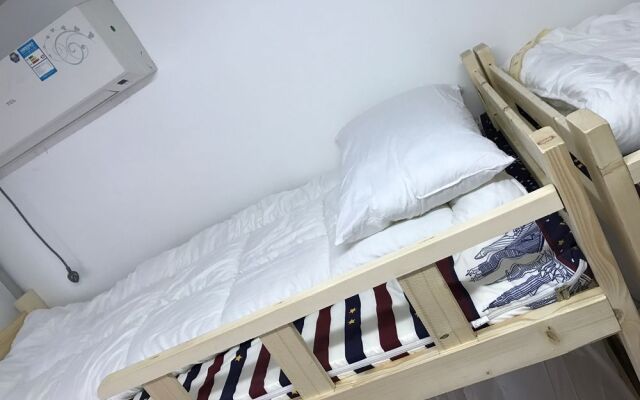 Shanghai Summer International Youth Hostel