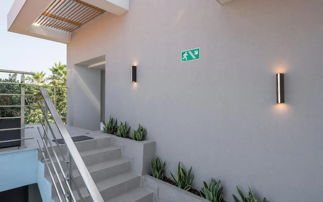 Ostrakon Suites