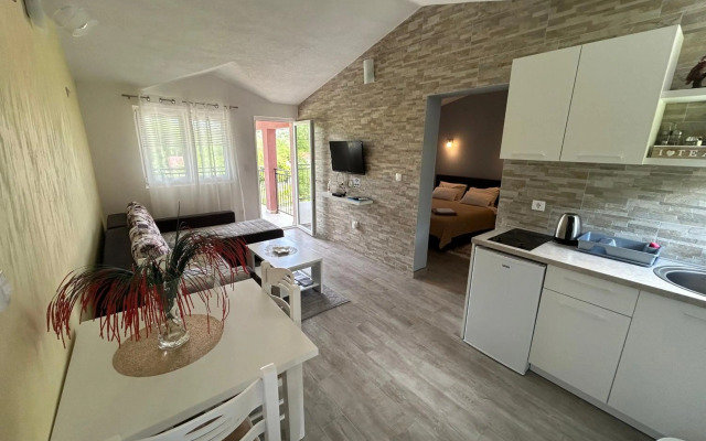 Green Field Apartments