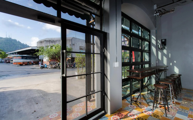 bloo Hostel