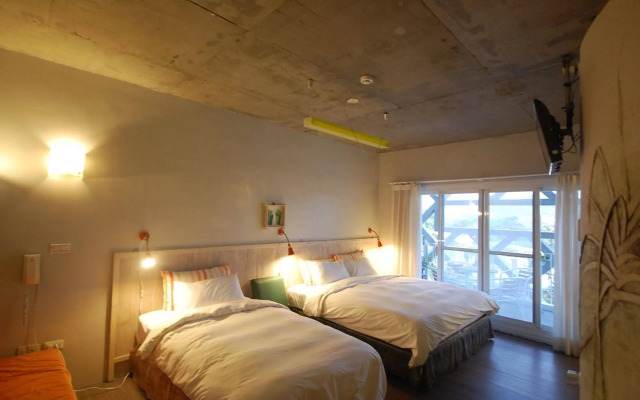 Orange Moon Inn