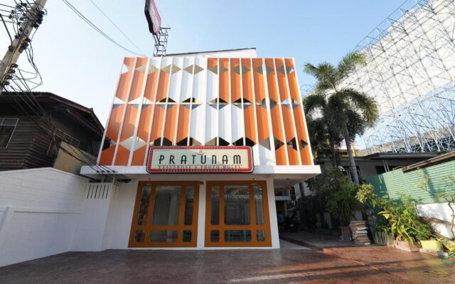 RoomQuest Hotel Pratunam