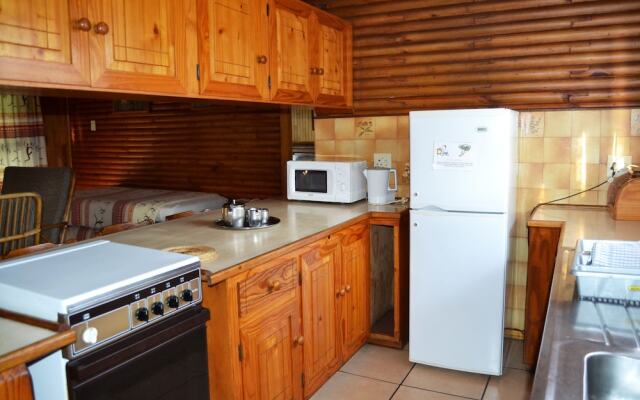 Log Cabin & Settlers Village