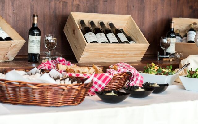 Klubhotel Le Refuge by Skinetworks