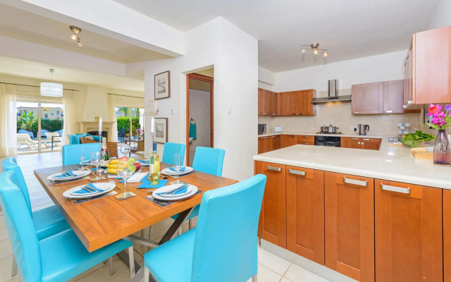 Ariadne Villa