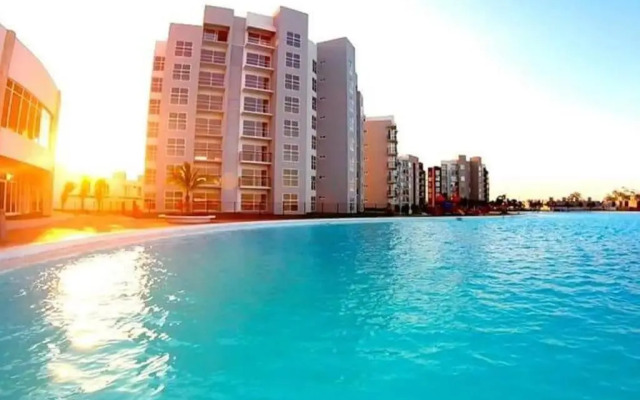 Casa con alberca y laguna