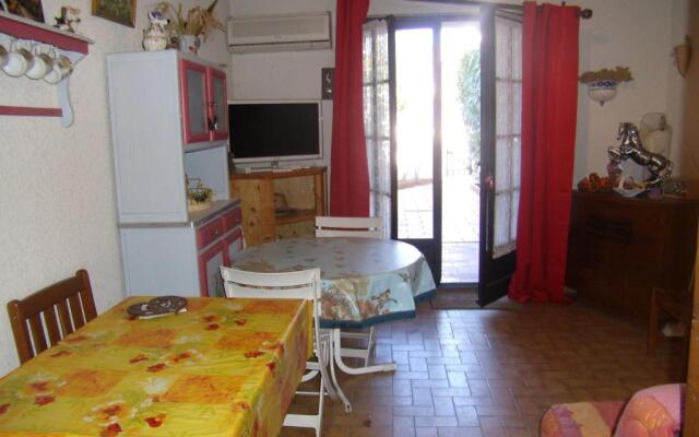 Studio Saintes-Maries-de-la-Mer, 1 pièce, 4 personnes - FR-1-475-51