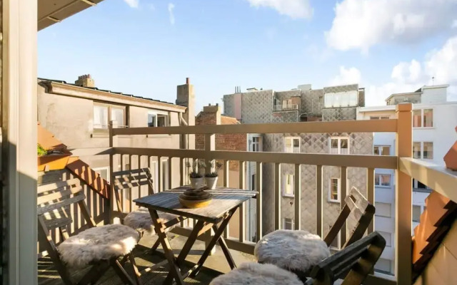 Modern Duplex Apartment Near the Beach