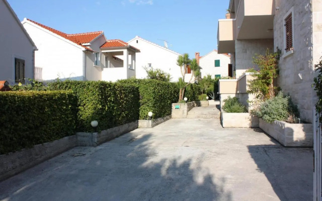 Apartments with a parking space Postira, Brac - 5617