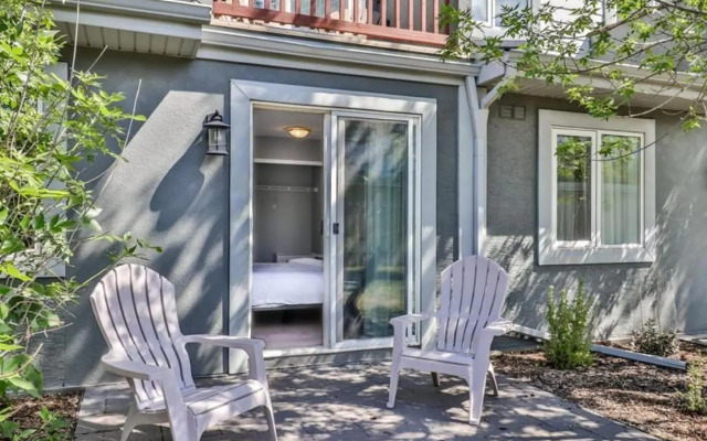 The Norquay, Pet-Friendly 2 Bed with Mtn View