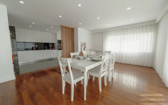 Modern Grand Seaside SEA View