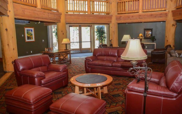 Sunstone #131 - Shared Pool, Hot Tub & BBQ