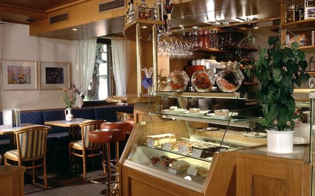 Hotel Garni Lisa - Cafe Annemarie