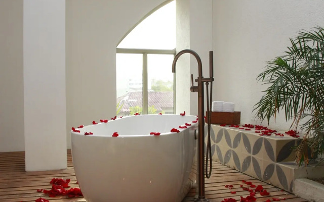 Country International Hotel