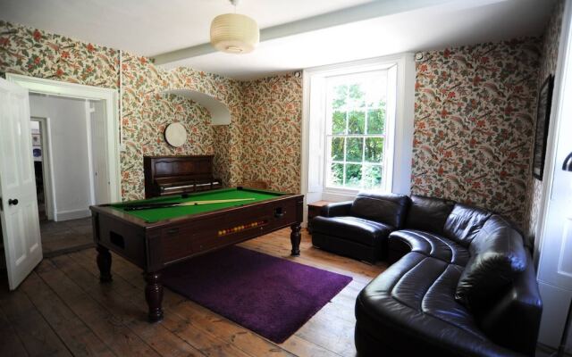Manor House Moreton - Entire Holiday Home