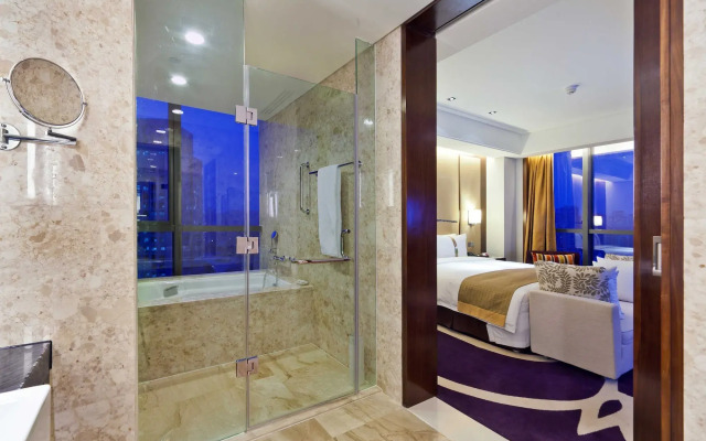 Holiday Inn Qingdao City Centre by IHG