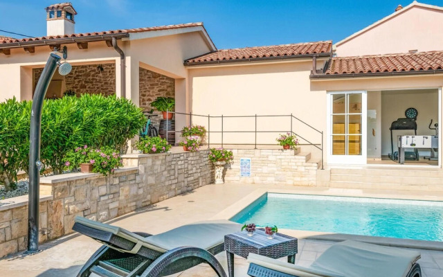 Beautiful Home in Pula With Wifi and 3 Bedrooms