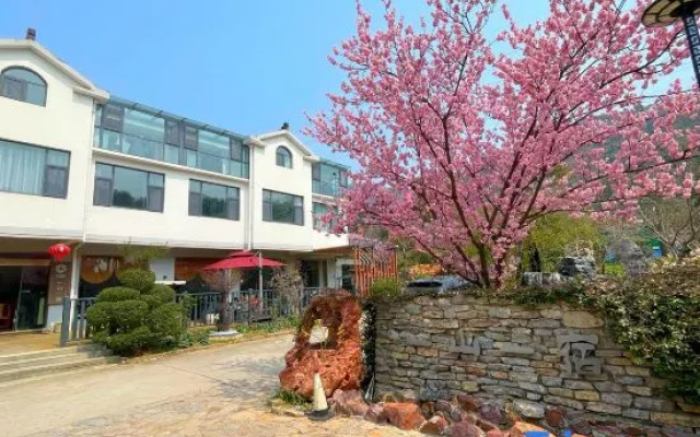 Wuxi one mountain one night Hotel(flower shop in Lingshan Town) – Outside – Wuxi
