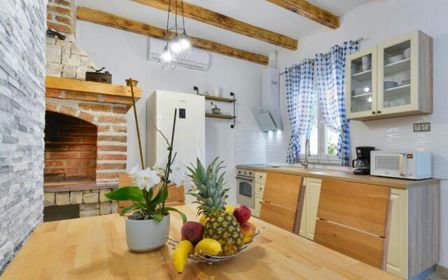Apartments Crno