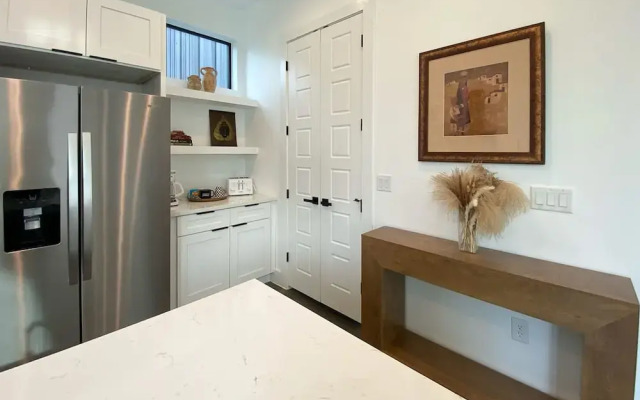 Modern Home Near the University of Texas