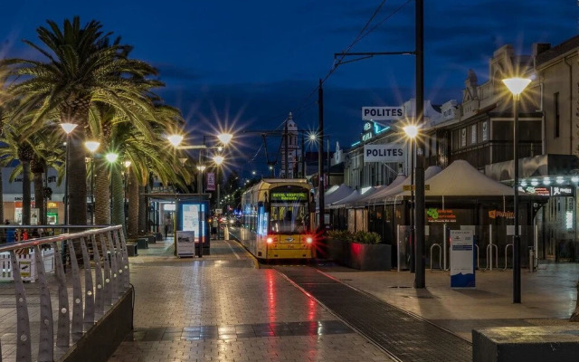 2 Bedroom Apt In Glenelg With Air-con