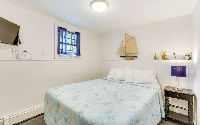 Milford Vacation Rental 1 Block to Beach