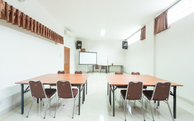 Airy Regol Lengkong Besar 62 Bandung