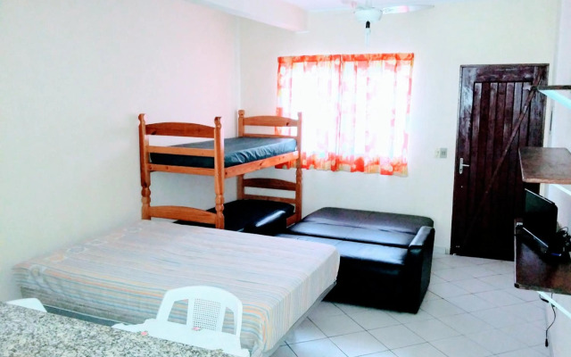 Kitnets Gracimar à 300mts Martin de Sá Caraguatatuba