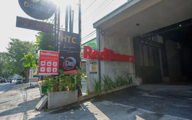 RedDoorz Plus near Kawasan Sam Poo Kong Semarang