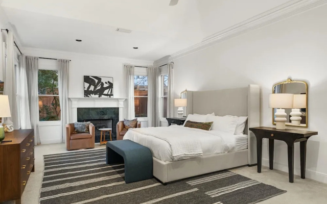 Chic & Secluded 4 BDR in Desirable Tarrytown!