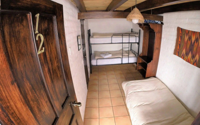 L'AUBERGE INN - Hostel