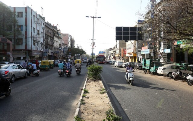 Hotel Gold Palace by OYO Rooms