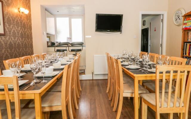 Sail Lodge