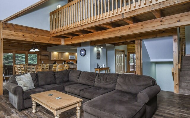 McKenzies Mountain 7 Bedroom House