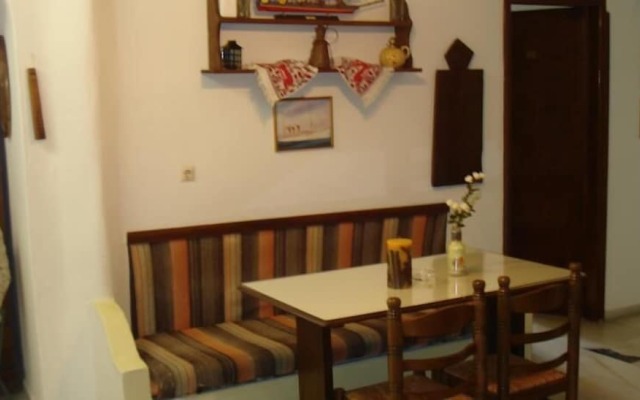 Pension Lagoudera