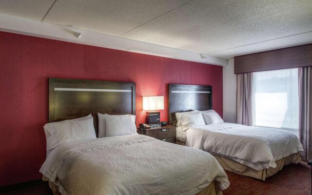 Hampton Inn & Suites Detroit / Airport - Romulus