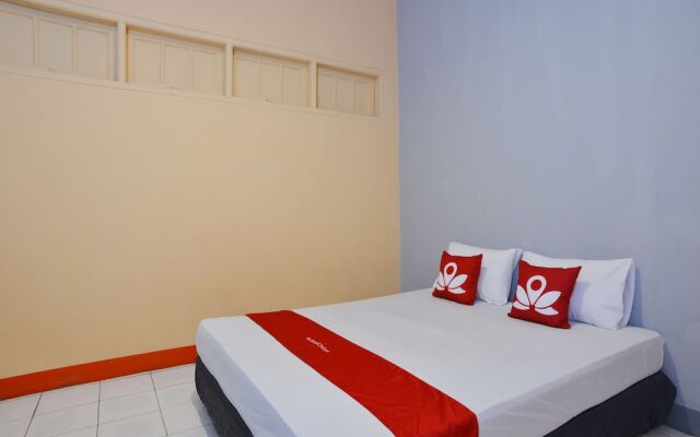 ZEN Rooms Basic Near Pasar Baru