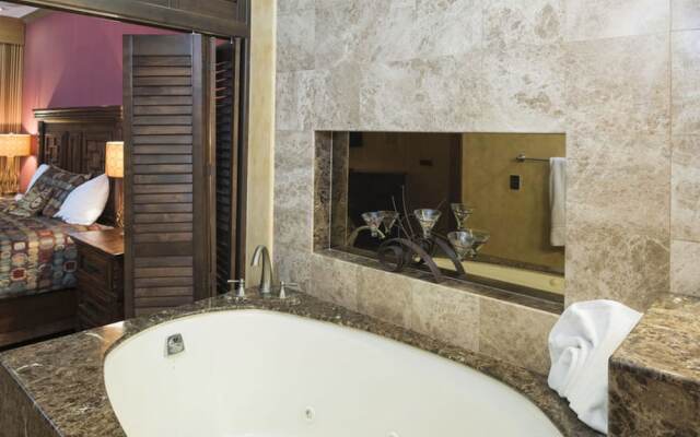 Esmeralda 3BR EA 102 by Casago